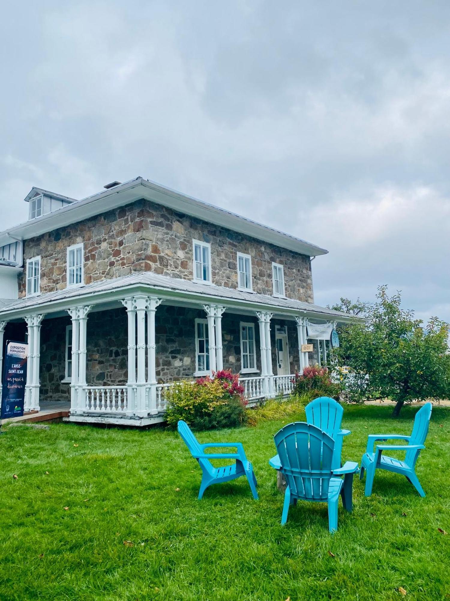 Belle Maison Avec Vue Sur La Riviere LʼAnse-Saint-Jean Exteriér fotografie