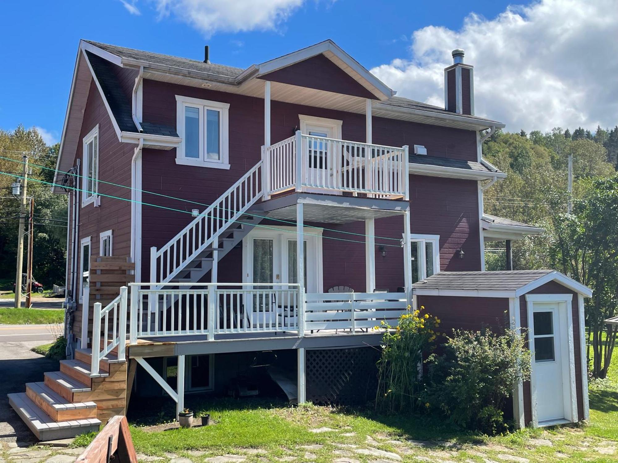 Belle Maison Avec Vue Sur La Riviere LʼAnse-Saint-Jean Exteriér fotografie