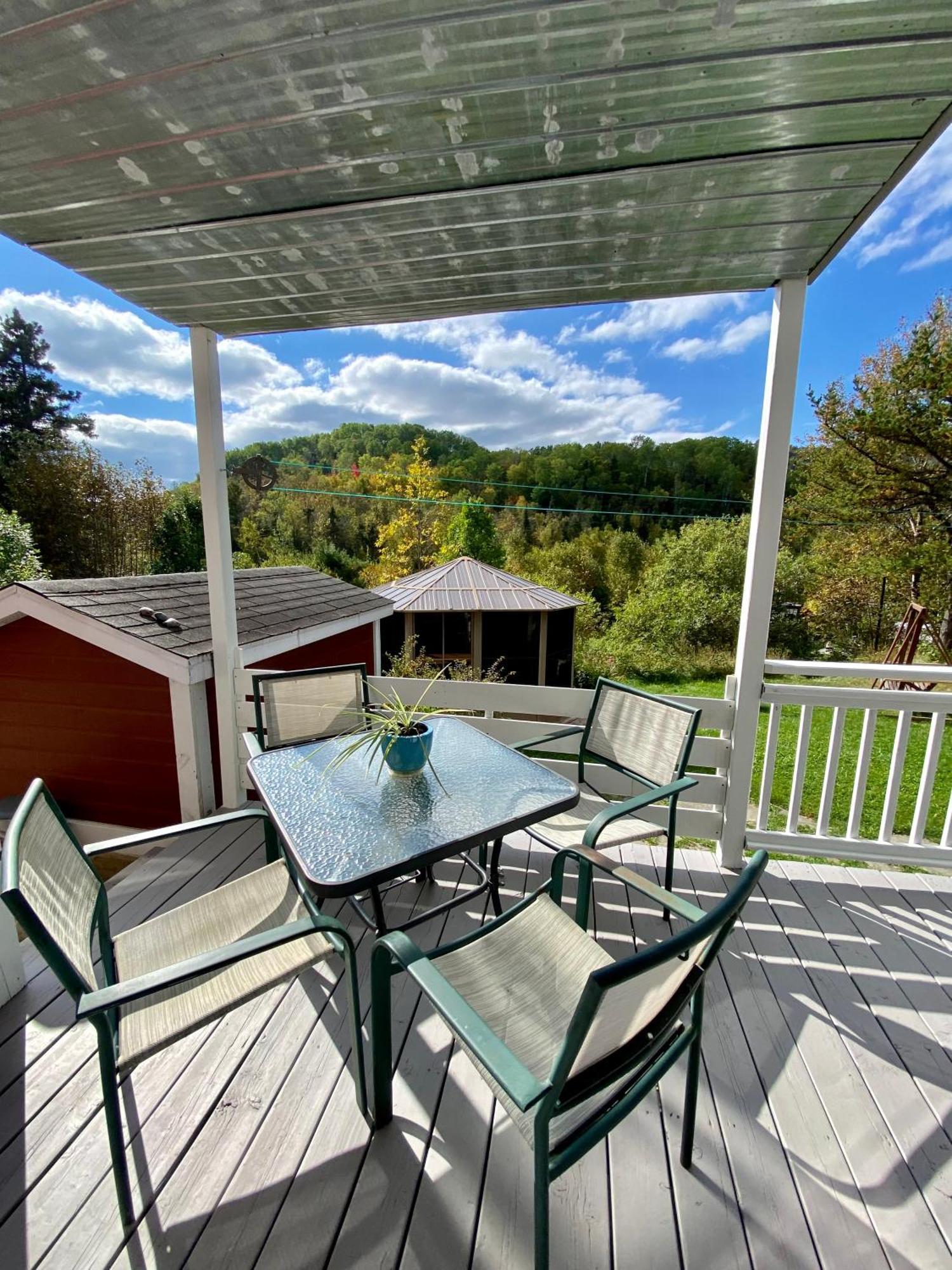 Belle Maison Avec Vue Sur La Riviere LʼAnse-Saint-Jean Exteriér fotografie