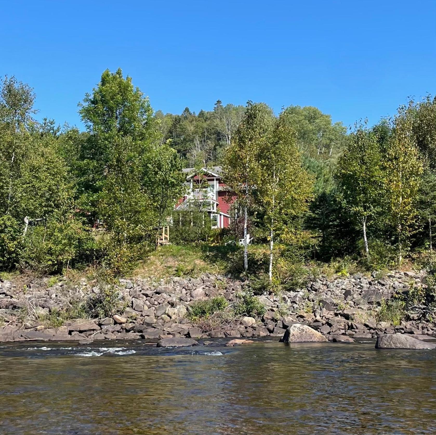 Belle Maison Avec Vue Sur La Riviere LʼAnse-Saint-Jean Exteriér fotografie