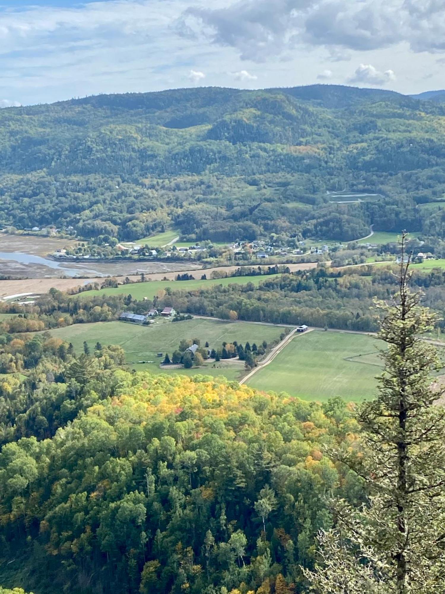Belle Maison Avec Vue Sur La Riviere LʼAnse-Saint-Jean Exteriér fotografie